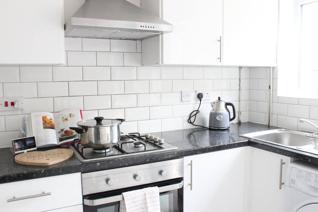 Private & Comfortable 2 Bedroom Home Away From Home Stanwell Luaran gambar
